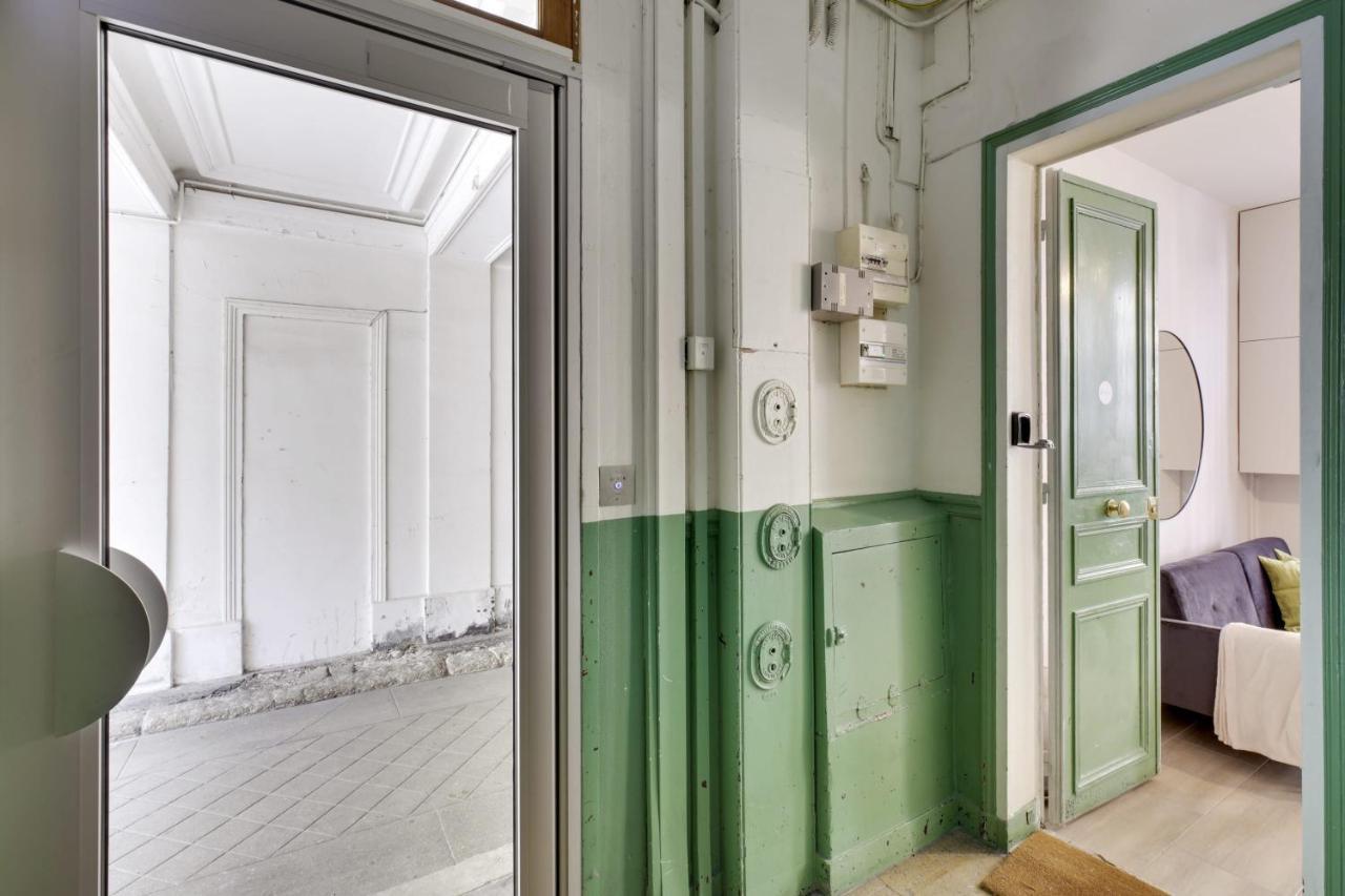 Bright Charming Modern Studio By Dreamy Canal St Martin 10Eme Metro Goncourt Apartment Paris Bagian luar foto